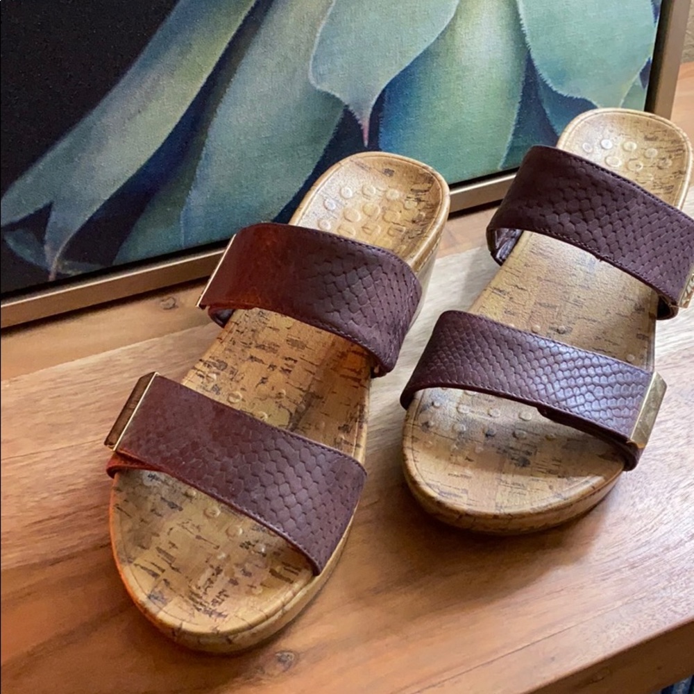 Plum Vionic cork wedge size 9